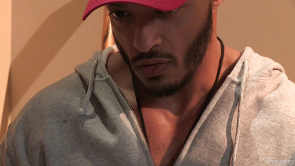 Falcon Studios: Trenér šuká zvráceného ručníkáře v šatně - FalconStudios