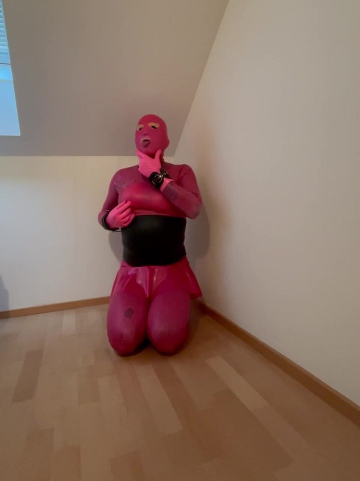 PervyLara: Pink Rubberdoll Sissy Slavegirl Fullrubber ba lớp latex