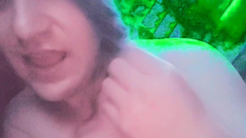 Kitty_Cross: Сладкий сисси показывает в очаровательной розовой юбке