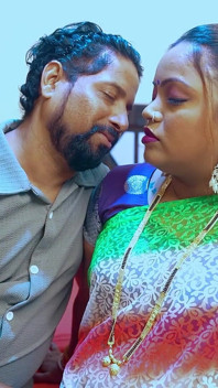 Stranger man knullar sin granne Bhabhi genom att se hennes nakna heta figur