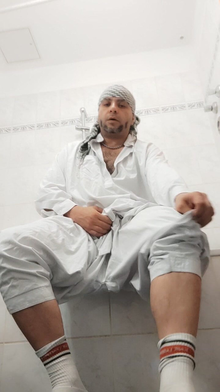 SmokedAlloy2: Dj Bro y la ropa afgana blanca enojada