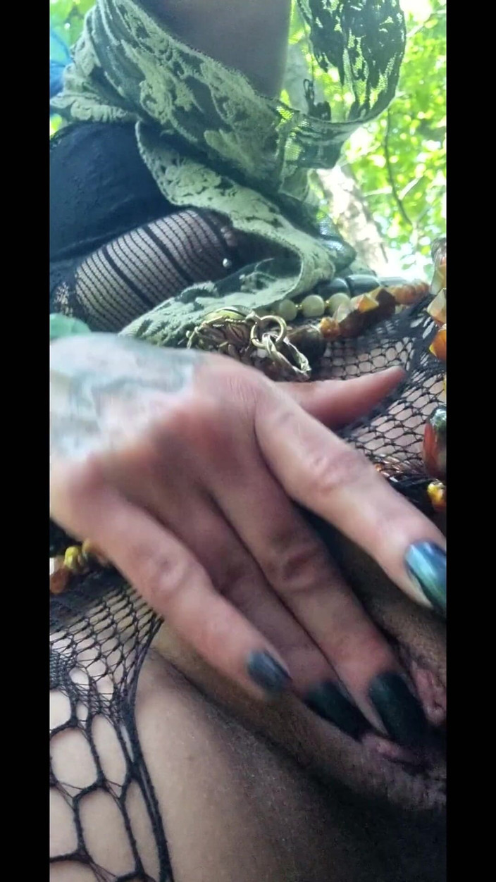 Mania Pigmilk: Goblingirly - Lingua biforcuta e figa cremosa