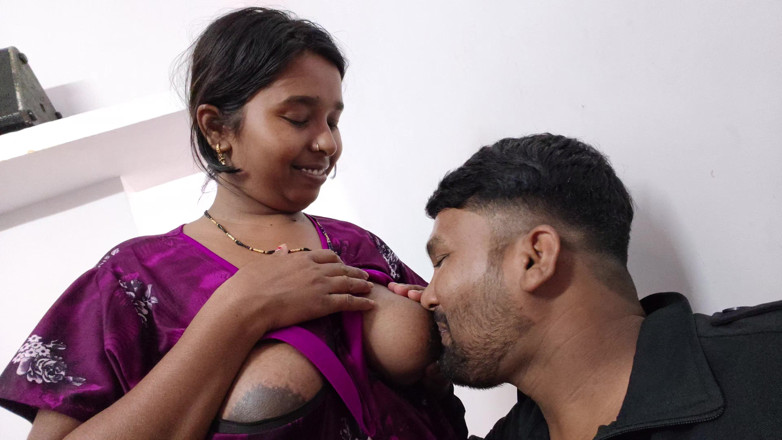 Premi pooja: Daver lutscht bhabhi-möpse.