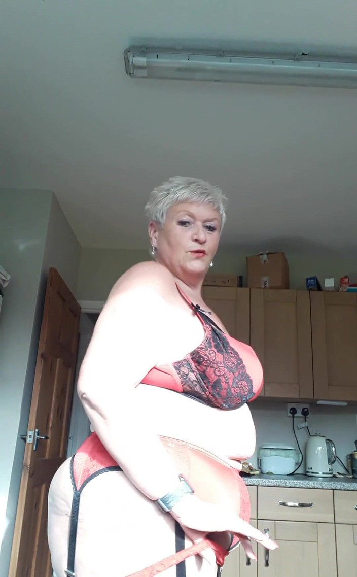 Uk Joolz: Hej, pojďte ke mně na hříšnou neděli