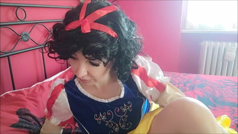 savannahamatoriale: Snowhite and the Nun Burps!
