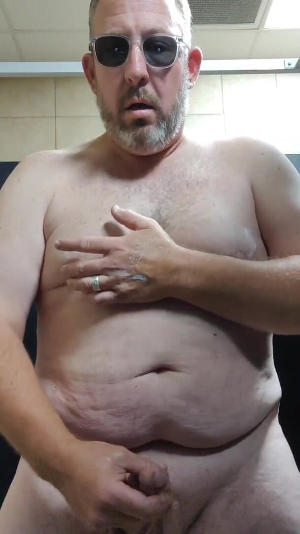 Handydick73: Cumming.