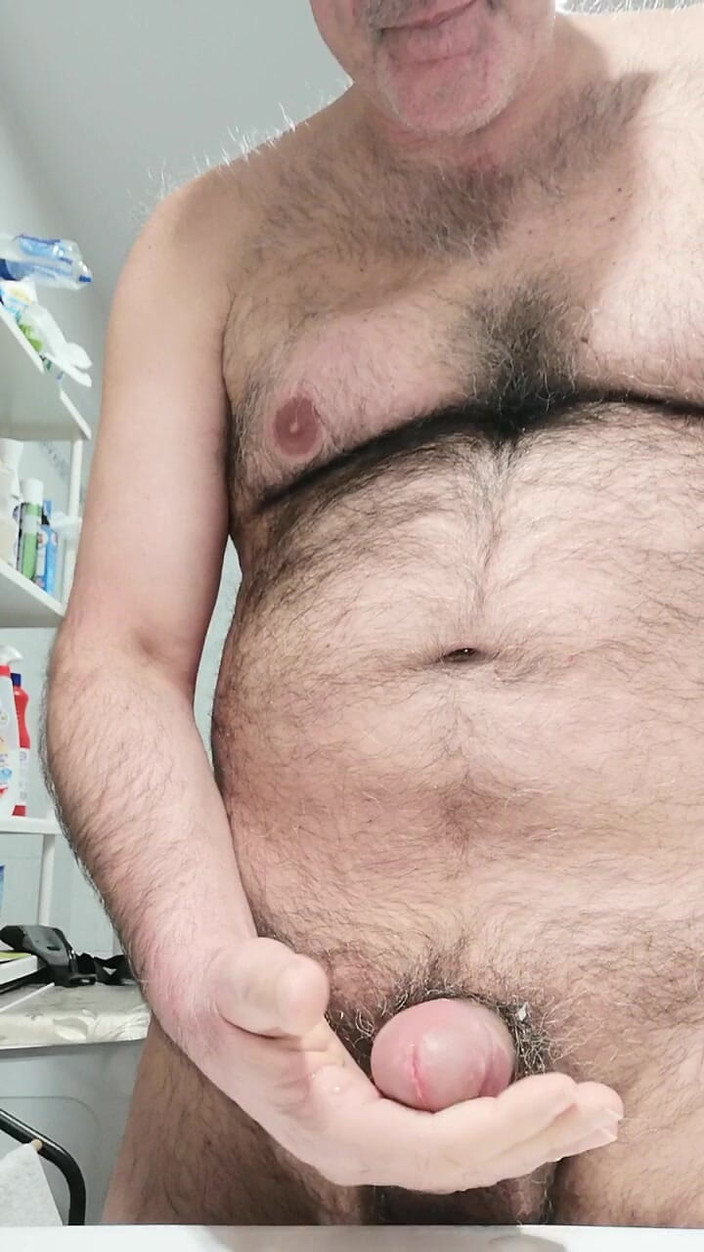 Setesesso7: Berapa banyak air mani yang jatuh ke wastafel kamar mandi!