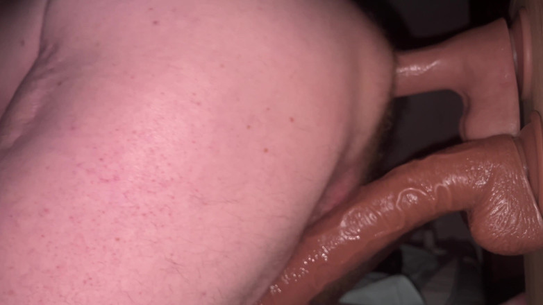 Almaviva: Bunicul are o sesiune de sodomie cu cele trei vibratoare...