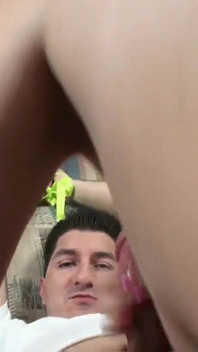 Canı sıkılan, hamile ve azgın kız arkadaş oynayacak yeni bir seks oyunu buluyor