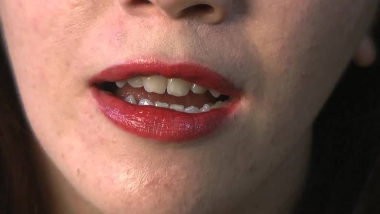 Evangelines Fetish: Lápiz labial de ladrillo en el sofá