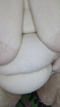 Pussy Rubbing N Cumming