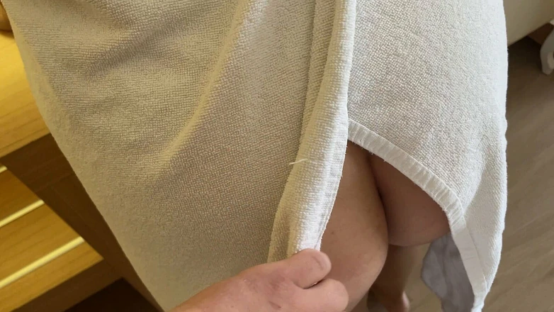 Lux Eva: Stepmom on vacation, fuck with young lover in the hotel