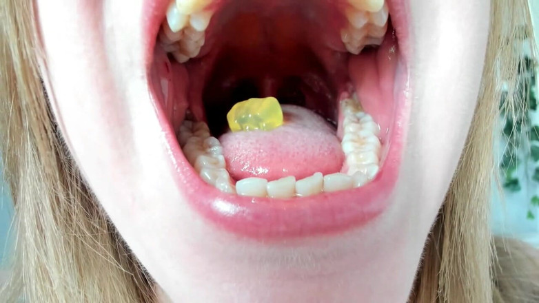 Julie_Bliss: Julie bliss - giantess 101