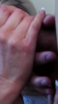 Samantha Shaw, MILF blonde infidèle, dans un trio torride avec grosse bite blanche