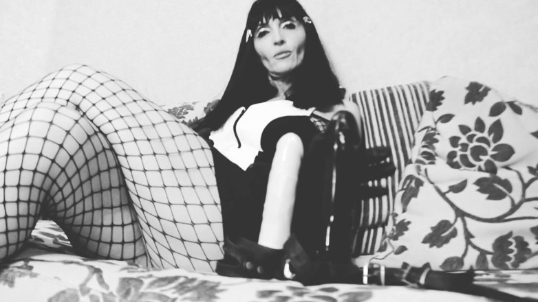 Eva Latexxx: Solo Mistress BDSM strapon BBC latex Milf black white