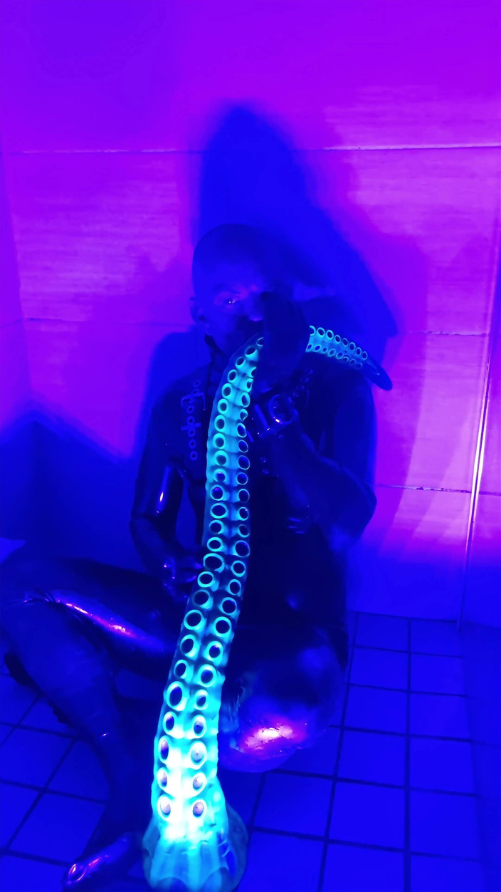 Athos: Full Rubber Shower Session