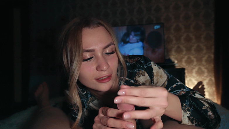 LuxuryMur: Svádění macechy k kouření ptáka bylo korunováno úspěchem - s plným ústem spermatu