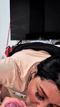 Fodendo com o vizinho espero que seu marido não descubra