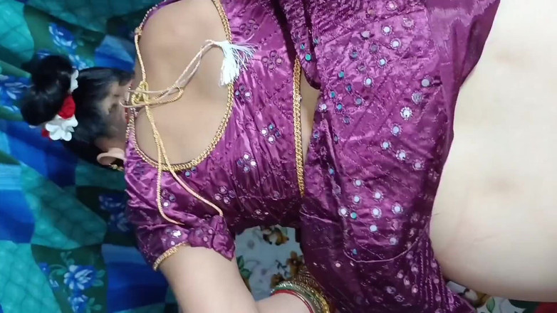 Lalita Singh: Gọi cho anh trai kế của cô ấy trong phòng và đụ âm...