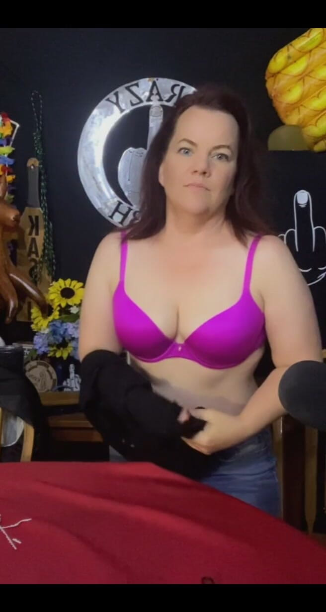 Ms Amanda: 3077295 Klä av dig
