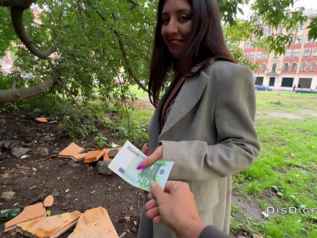 Prostitute and Fucked Her Without a Condom with a Cumshot on Her Face (Dis Diger)