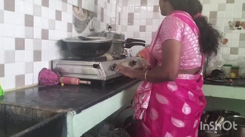 Funny couple porn studio: Tamil nhà bếp ngồi đụ