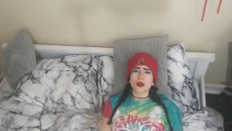 lilredvelvettt: Wajahku lagi asik masturbasi