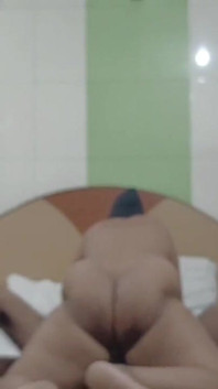 Hintli ateşli seksi üvey annemi sikiyor