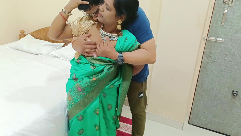 Popmini: Fofa e sexy Sanjana Bhabhi quente boquetes e vídeo de...