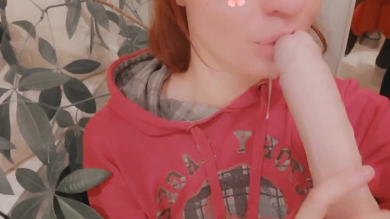 TiSIssyTi: Maricas Femboy provocando você chupando vibrador e cuspindo
