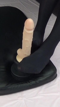 Jerking off with My Legs in Stockings