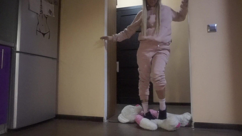 Nadi_Zabava: Ballbasting, foot fetiš