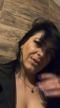 现在你需要我的许可才能撒尿！我会在你身上撒尿