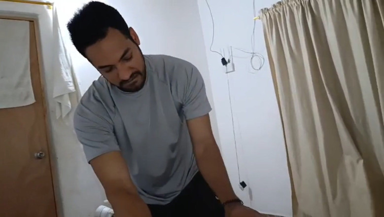 Ckmilkmam96: 给我继母的大屁股按摩以一次很棒的口交结束