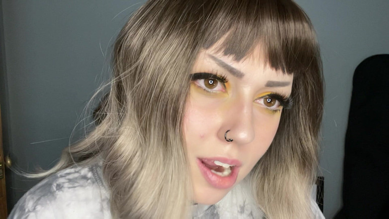 Miss Valentina: Sega nel letto accanto alla moglie