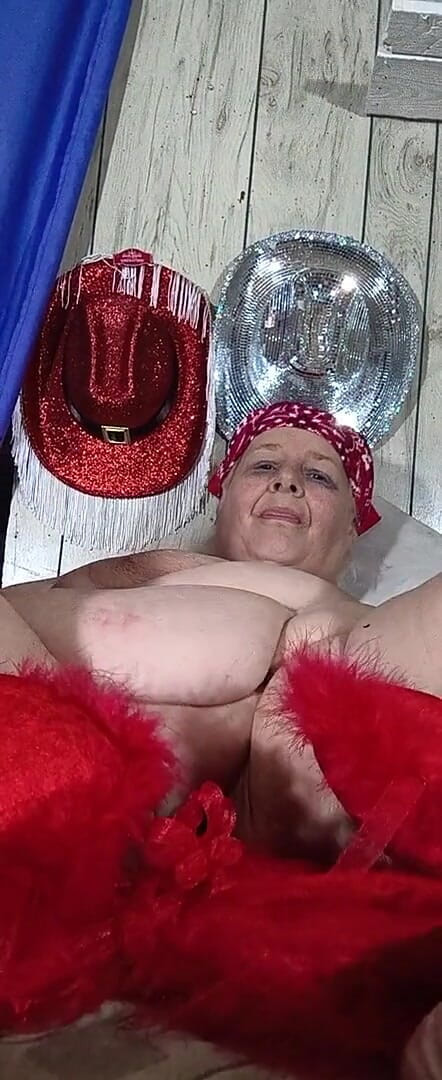 HerculesnVENUS: Med sin bundna knullar hon fötter den här stygga lilla...