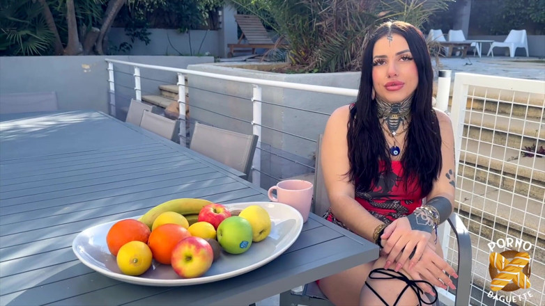 Porno Baguette: Laeticia, eine starke Persönlichkeit in einem schönen Körper!