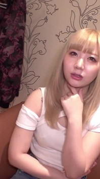 Intensywny seks z blondynką z niezłą dupą! Zabawa seksualna w stroju cheerleaderka! Zawiera 2 surowe sceny seksu!