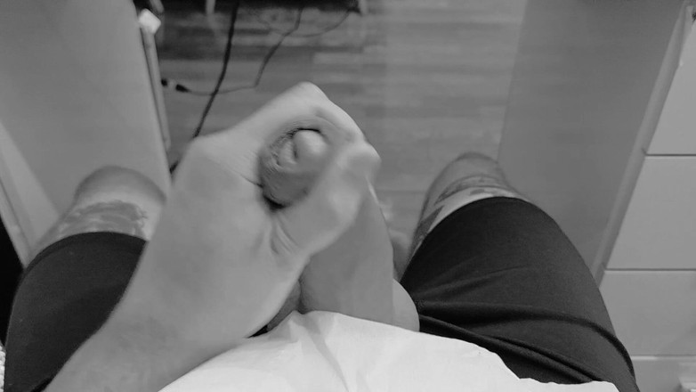 Lkdick8: Bạn muốn uống sữa của tôi?