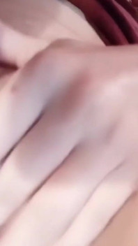 Horny Hot Babe Masturbating While Everyone Is Occupied
