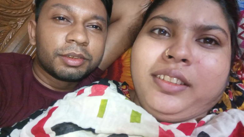 Desivideo: Desi bhabhi vui vẻ với chồng 2025