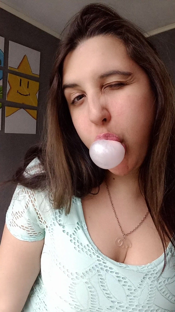 melu_world: Bubblegum Close up Chew &amp; Blow - Bunny Looner
