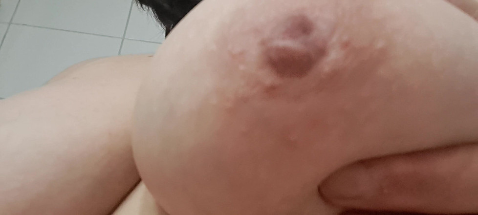 Mommy big hairy pussy: Matrigna matura e le sue tette