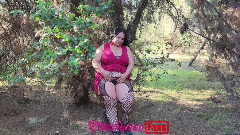 Riderqueen BBW Step Mom Latina Ebony: Riderqueen Bersendirian, di luar, Video Peminat