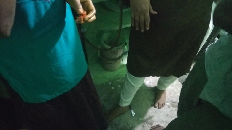 Tamil lesbian: 2명의 아줌마와 섹스하는 음란한 이야기