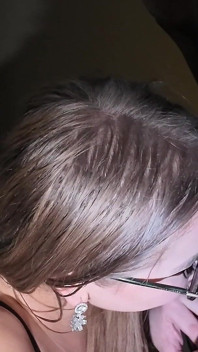 Blondă, blondă naturală tatuată se fute, mănâncă curul, bea pișat.