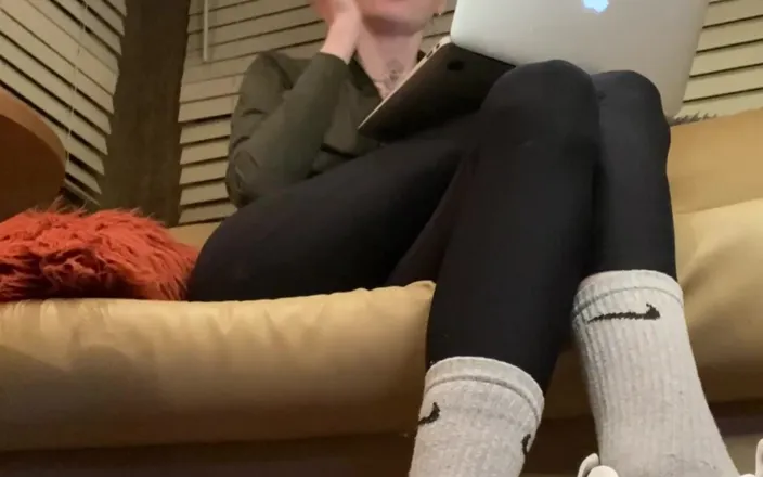 Nina Paradisa: Shrinking My Foot-freak Boyfriend
