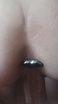 Rekaman seks anal pakai butt plug