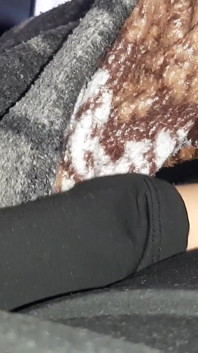 Medan min styvmor städar lägenheten tittar jag på henne och onanerar