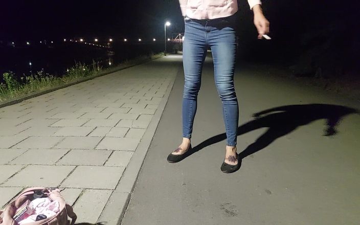 sweetfeet29: You Want See More?